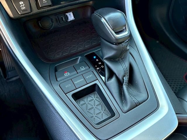 TOYOTA豐田 RAV4  第10張相片