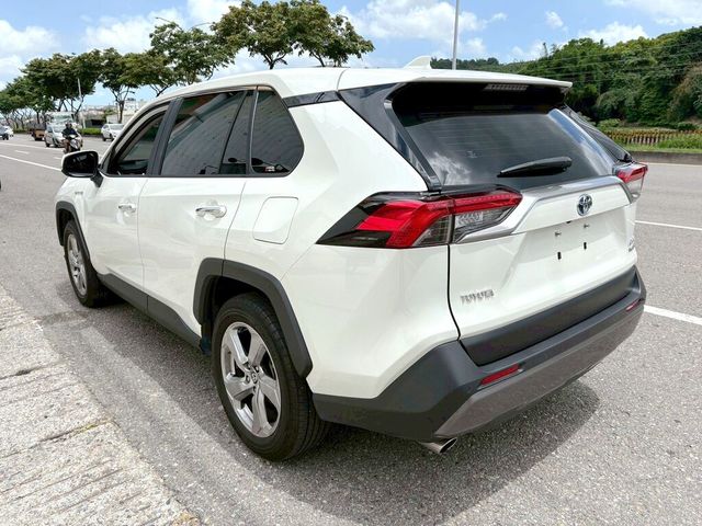 TOYOTA豐田 RAV4  第2張相片