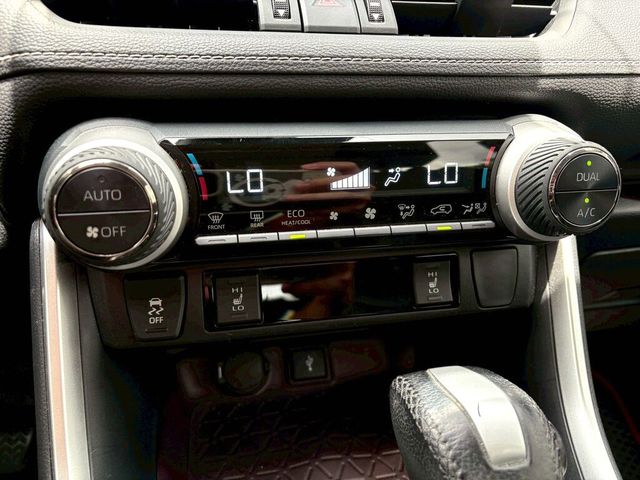 TOYOTA豐田 RAV4  第13張相片