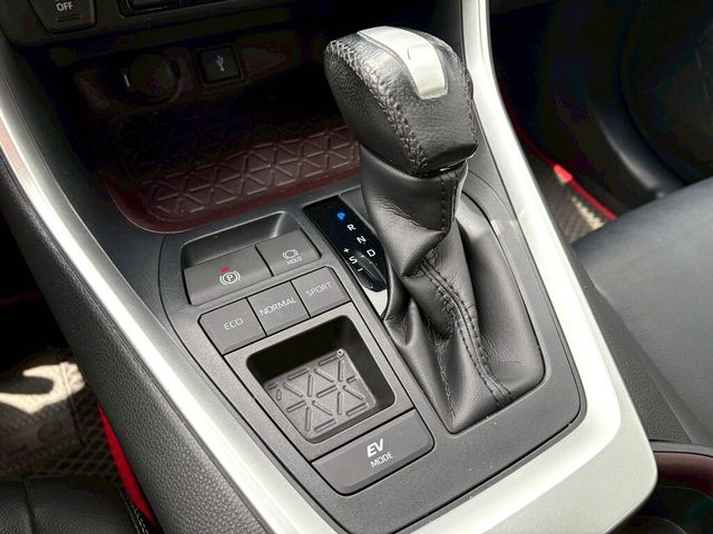 TOYOTA豐田 RAV4  第14張相片