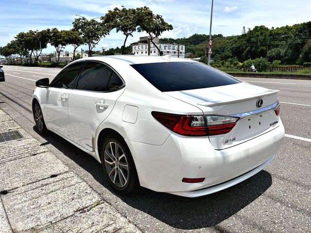LEXUS凌志 ES300H  第2張相片