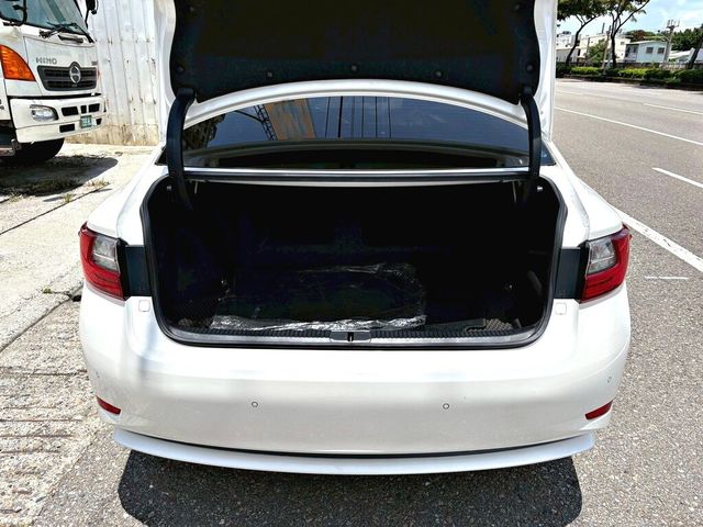 LEXUS凌志 ES300H  第3張相片