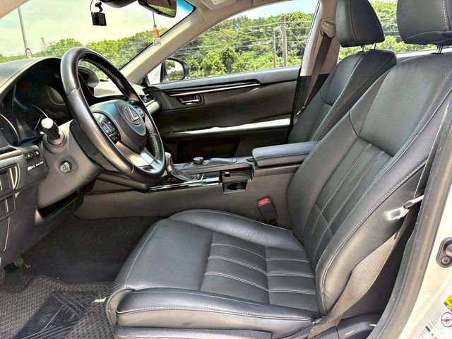 LEXUS凌志 ES300H  第7張相片