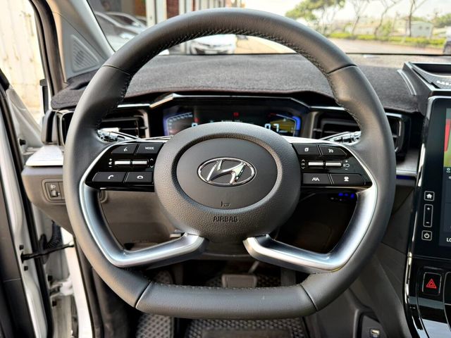 HYUNDAI現代 CUSTIN  第4張相片