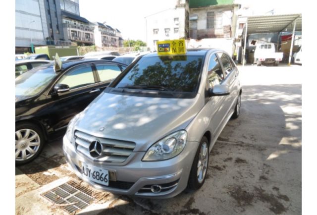 Benz B180  第1張相片