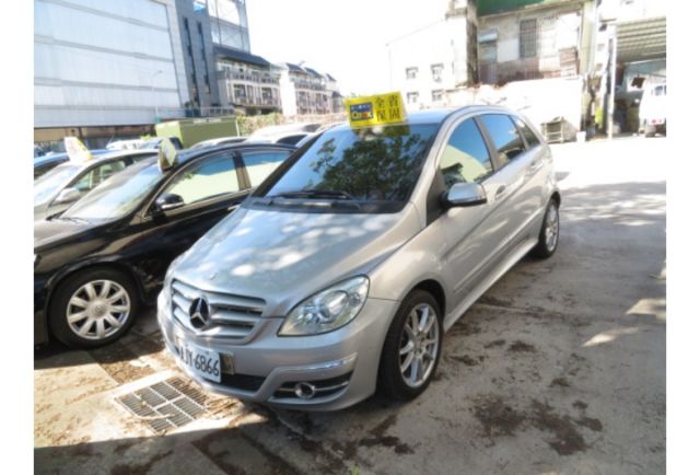 Benz B180  第4張相片