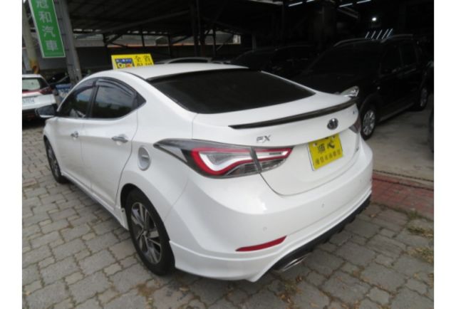 Hyundai ELANTRA  第3張相片