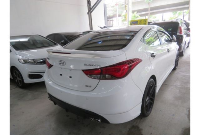 Hyundai ELANTRA  第3張相片