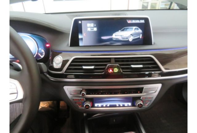 BMW 730  第8張相片