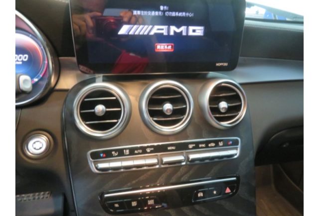 Benz GLC 300  第8張相片