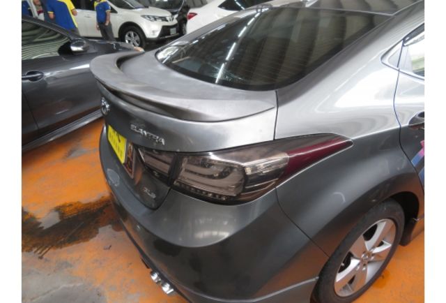 Hyundai ELANTRA  第4張相片