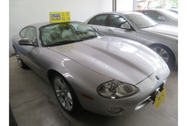 Jaguar XK8  第1張相片