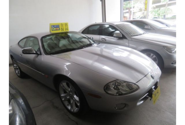 Jaguar XK8  第5張相片