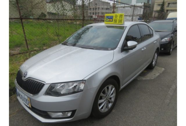 SKODA OCTAVIA  第3張相片