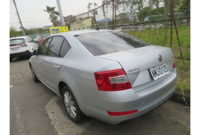 SKODA OCTAVIA  第5張相片