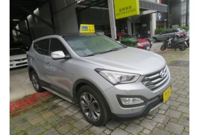 Hyundai SANTAFE  第5張相片