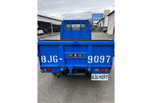 新凌利第三代▼100%全車無拆裝原裝鈑件▼原廠技師查驗鑑定▼公里數保證▼一分錢一分貨全面守護您的行車安全▼  第4張相片