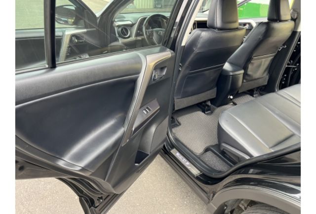 2017 Toyota RAV4 2.0尊爵▼ 原廠技師查驗鑑定 ▼ 公里數保證 ▼  第16張相片