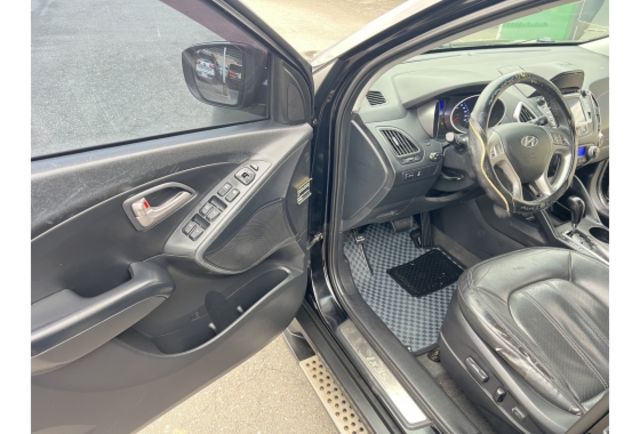 2.0 VG Turbo旗艦型 ▼100%全車無拆裝原裝鈑件▼原廠技師查驗鑑定▼公里數保證▼一分錢一分貨全面守護您的行車安全▼  第17張相片
