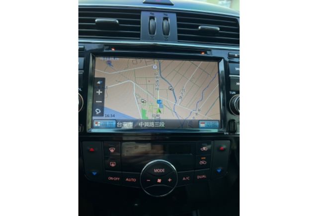 2016 Nissan Tiida 5D 豪華影音版▼ 原廠技師查驗鑑定 ▼ 公里數保證 ▼  第11張相片