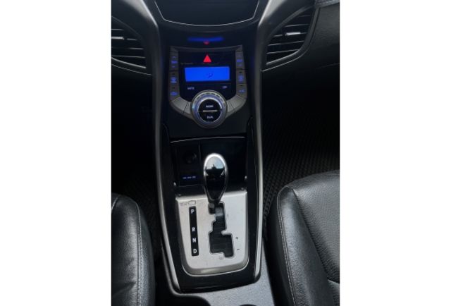 2013 Hyundai Elantra 1.8 GLS豪華型▼ 原廠技師查驗鑑定 ▼ 公里數保證 ▼  第10張相片