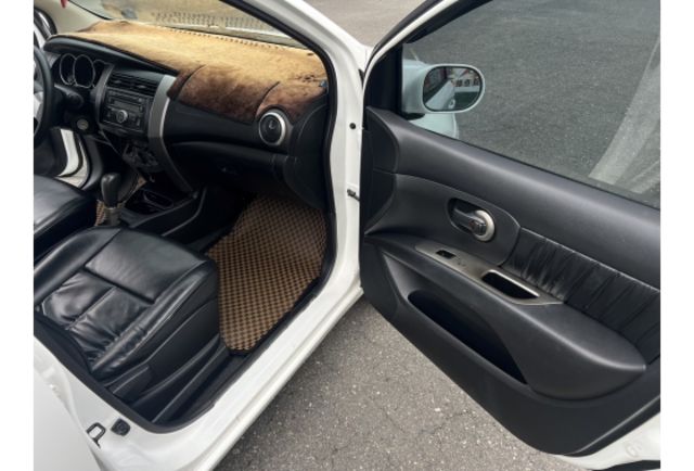 2009 Nissan Livina 1.6 H▼ 公里數保證 ▼▼ 可查驗外觀未整理代步車 ▼  第13張相片