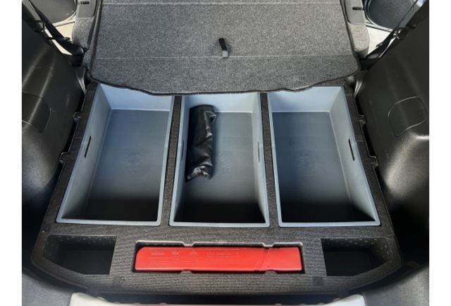 2014 Nissan Livina 1.6 頂級旗艦版▼ 原廠技師查驗鑑定全車原裝鈑件 ▼ 公里數保證 ▼不準7日包退▼  第9張相片