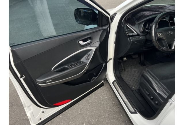 2015 Hyundai Santa Fe 2.2貴族款▼全車原裝鈑件▼ 原廠技師查驗鑑定  ▼公里數保證 ▼  第16張相片