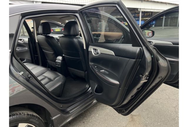 2015 Nissan Sentra Aero 1.8 旗艦版▼全車原裝鈑件▼ 原廠技師查驗鑑定  ▼公里數保證 ▼  第17張相片