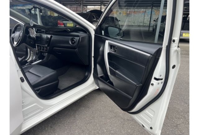 2017 Toyota Corolla Altis 1.8雅緻版▼全車原裝鈑件▼ 原廠技師查驗鑑定  ▼公里數保證 ▼  第12張相片