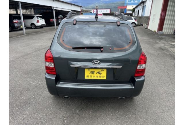 2010 Hyundai Tucson 2.0 DX 柴油▼全車原裝鈑件▼ 原廠技師查驗鑑定  ▼公里數保證 ▼買到事故車比買貴鬱卒▼  第4張相片