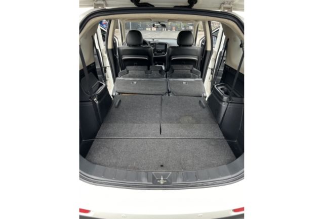時尚型2.4 ▼100%全車無拆裝原裝鈑件▼原廠技師查驗鑑定▼公里數保證▼一分錢一分貨全面守護您的行車安全▼  第8張相片