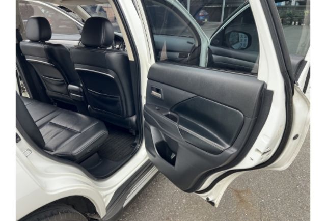 時尚型2.4 ▼100%全車無拆裝原裝鈑件▼原廠技師查驗鑑定▼公里數保證▼一分錢一分貨全面守護您的行車安全▼  第23張相片