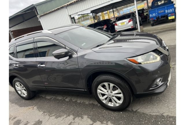 2.0玩美影音版▼100%全車無拆裝原裝鈑件▼原廠技師查驗鑑定▼公里數保證▼一分錢一分貨全面守護您的行車安全▼  第3張相片