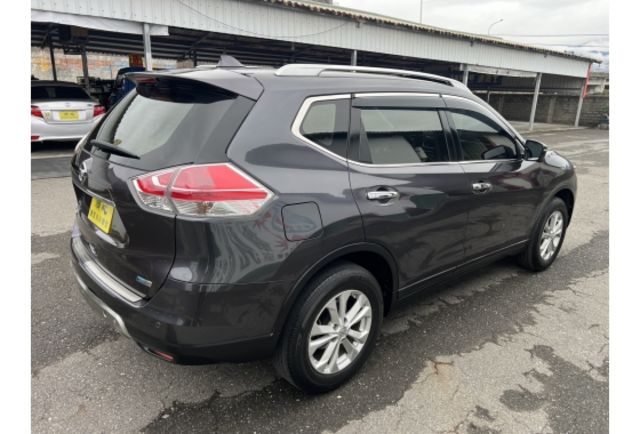 2.0玩美影音版▼100%全車無拆裝原裝鈑件▼原廠技師查驗鑑定▼公里數保證▼一分錢一分貨全面守護您的行車安全▼  第6張相片