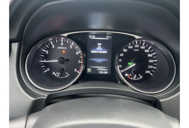 2.0玩美影音版▼100%全車無拆裝原裝鈑件▼原廠技師查驗鑑定▼公里數保證▼一分錢一分貨全面守護您的行車安全▼  第10張相片