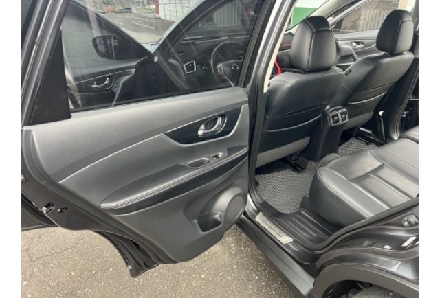 2.0玩美影音版▼100%全車無拆裝原裝鈑件▼原廠技師查驗鑑定▼公里數保證▼一分錢一分貨全面守護您的行車安全▼  第15張相片