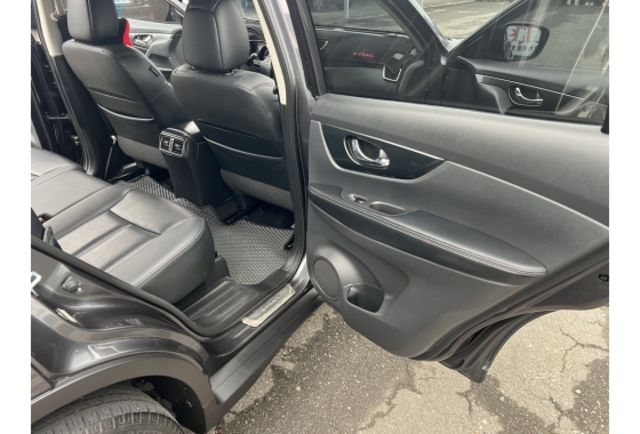 2.0玩美影音版▼100%全車無拆裝原裝鈑件▼原廠技師查驗鑑定▼公里數保證▼一分錢一分貨全面守護您的行車安全▼  第19張相片