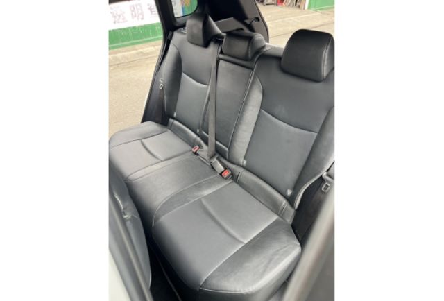 1.8豪華型▼100%全車無拆裝原裝鈑件▼原廠技師查驗鑑定▼公里數保證▼一分錢一分貨全面守護您的行車安全▼  第18張相片