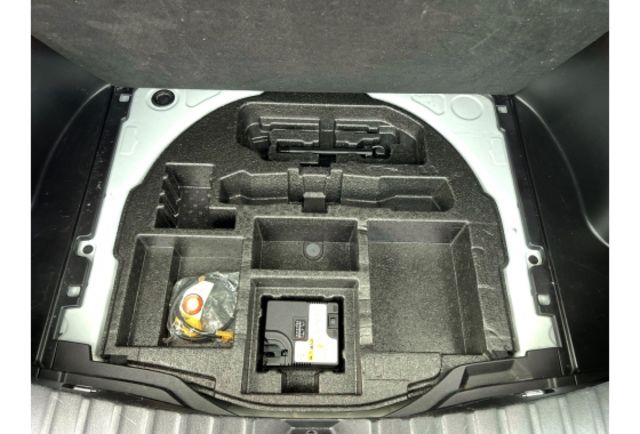 1.8豪華型▼100%全車無拆裝原裝鈑件▼原廠技師查驗鑑定▼公里數保證▼一分錢一分貨全面守護您的行車安全▼  第25張相片