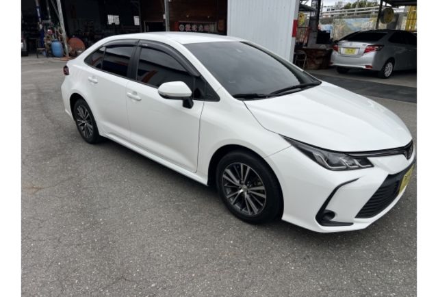 1.8豪華型▼100%全車無拆裝原裝鈑件▼原廠技師查驗鑑定▼公里數保證▼一分錢一分貨全面守護您的行車安全▼  第3張相片