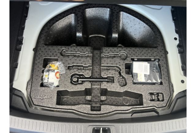 1.8豪華型▼100%全車無拆裝原裝鈑件▼原廠技師查驗鑑定▼公里數保證▼一分錢一分貨全面守護您的行車安全▼  第9張相片