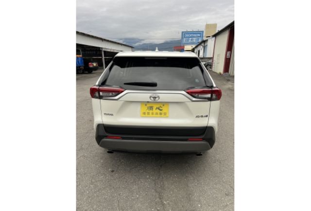 2.0旗艦型▼100%全車無拆裝原裝鈑件▼原廠技師查驗鑑定▼公里數保證▼一分錢一分貨全面守護您的行車安全▼  第5張相片