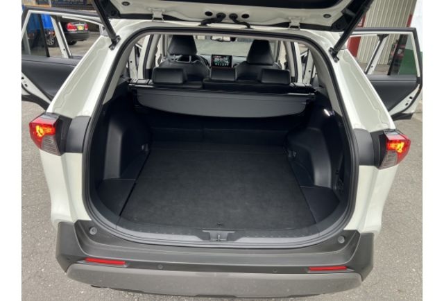 2.0旗艦型▼100%全車無拆裝原裝鈑件▼原廠技師查驗鑑定▼公里數保證▼一分錢一分貨全面守護您的行車安全▼  第8張相片