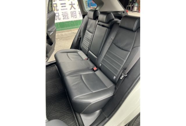 2.0旗艦型▼100%全車無拆裝原裝鈑件▼原廠技師查驗鑑定▼公里數保證▼一分錢一分貨全面守護您的行車安全▼  第22張相片