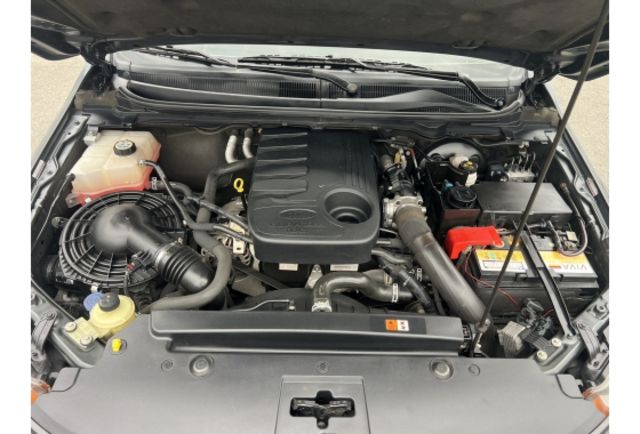 運動旗艦型▼100%全車無拆裝原裝鈑件▼原廠技師查驗鑑定▼公里數保證▼一分錢一分貨全面守護您的行車安全▼  第7張相片