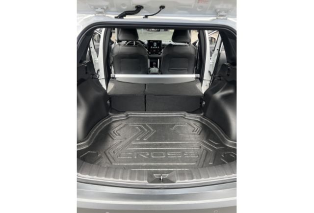 1.8豪華型▼100%全車無拆裝原裝鈑件▼原廠技師查驗鑑定▼公里數保證▼一分錢一分貨全面守護您的行車安全▼  第22張相片