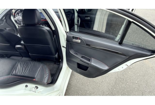 2014 iO 1.8悍動型▼在地邁向30年▼100%全車無拆裝原裝鈑件▼雙聯盟查驗鑑定▼公里數保證▼一分錢一分貨全面守護您的行車安全▼  第22張相片