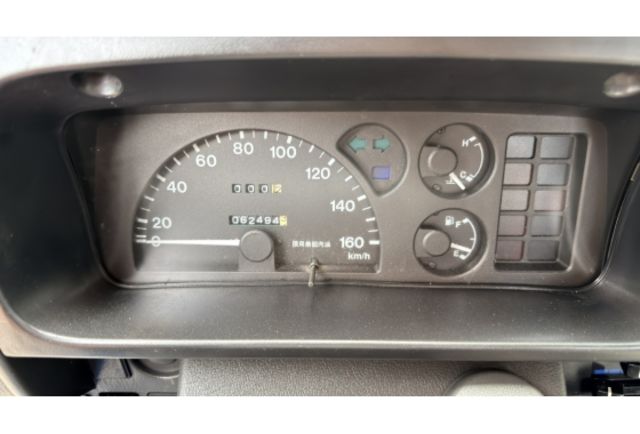 2013 Ford MAXI ECONOVAN 2.0▼在地邁向30年▼100%原裝鈑件▼雙聯盟查驗鑑定▼公里數保證▼一分錢一分貨全面守護您的行車安全▼  第10張相片