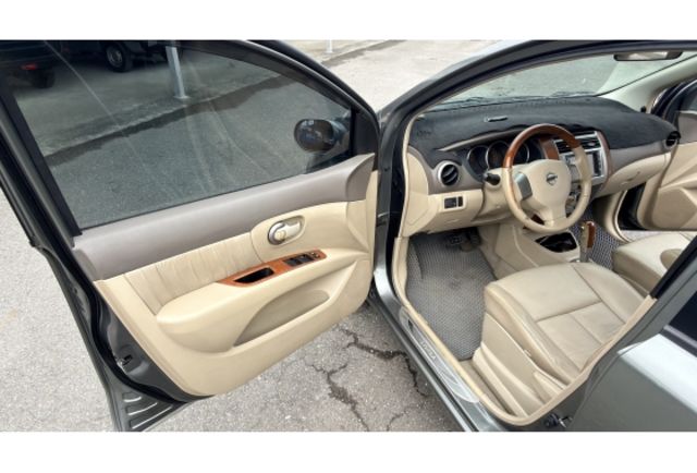 2008 Nissan Grand Livina 1.8 B版▼在地邁向30年▼100%全車無拆裝原裝鈑件▼雙聯盟查驗鑑定▼公里數保證▼一分錢一分貨全面守護您的行車安全▼  第11張相片